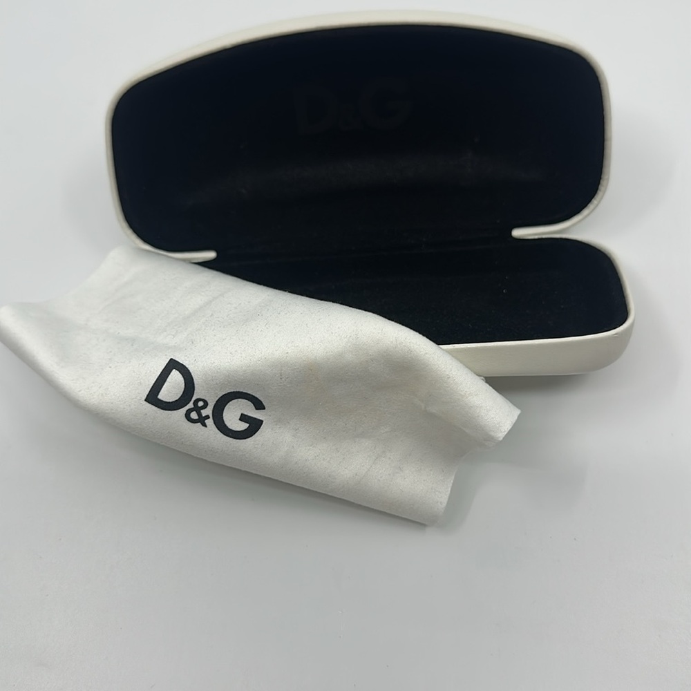 D&G White Eye/ Sunglass Case with Cloth - Picture 3 of 6
